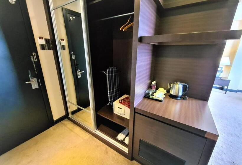 جناح بريميوم, Merdeka