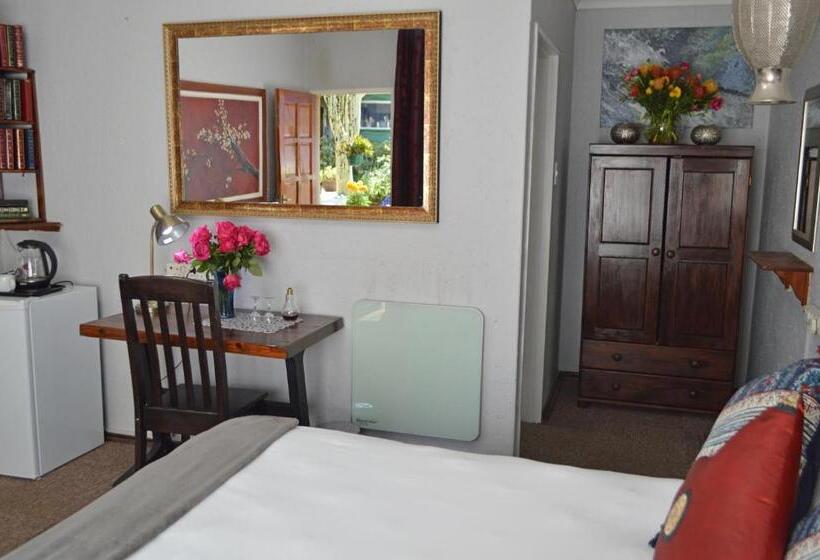 スタンダードルーム, Rabbit Hole