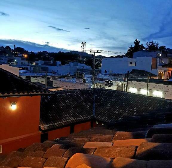 اتاق استاندارد سه نفره, San Sebastian