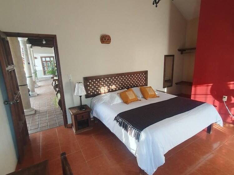 اتاق لوکس, San Sebastian