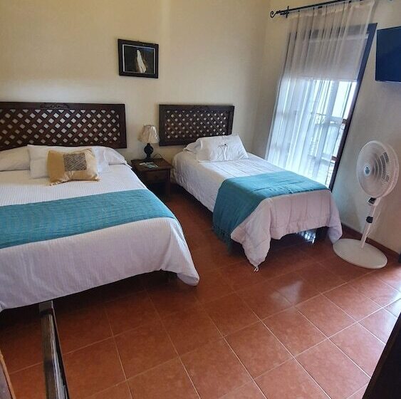 اتاق استاندارد سه نفره, San Sebastian