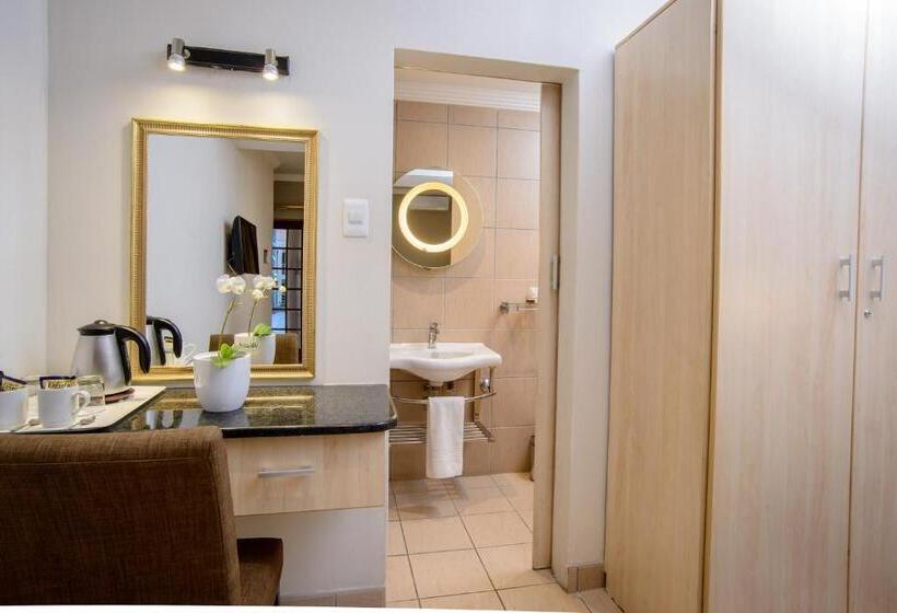 스탠다드 룸 킹사이즈 침대, The Cycad Lodge & Chalets