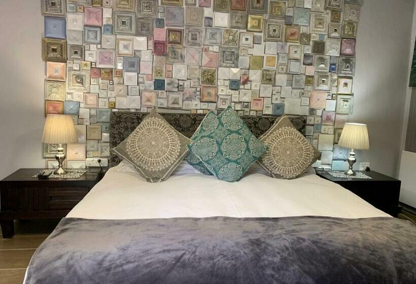 スタンダードルーム, Rabbit Hole