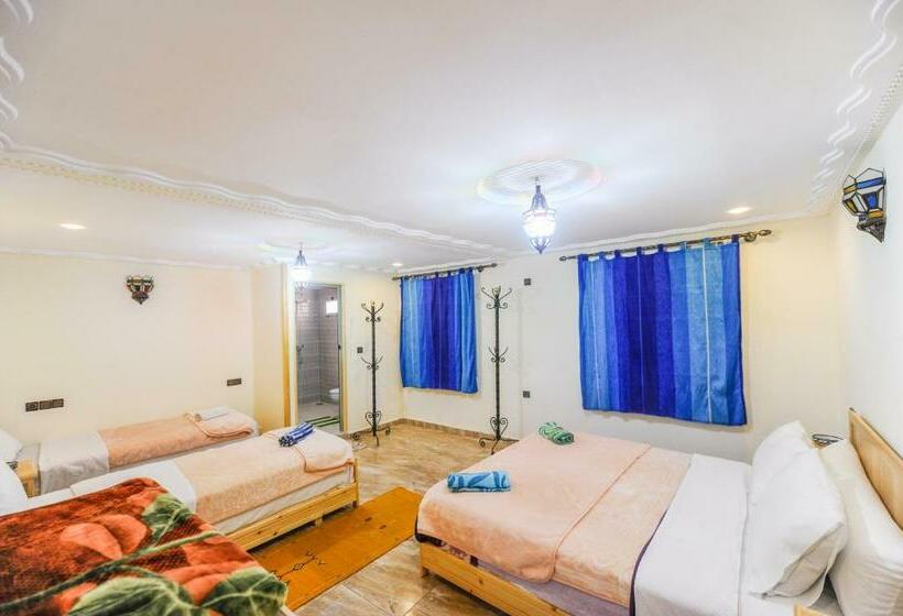 Четырехместный Номер Стандарт, De La Vallée