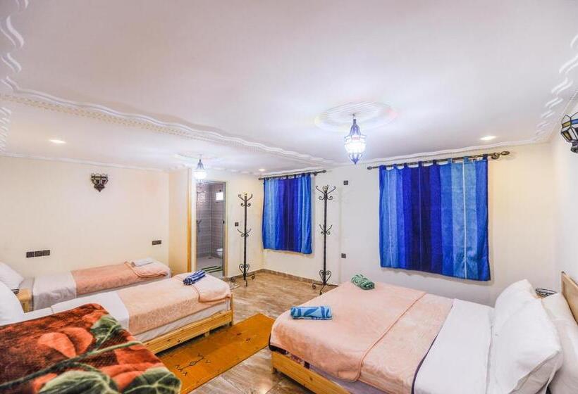 Четырехместный Номер Стандарт, De La Vallée