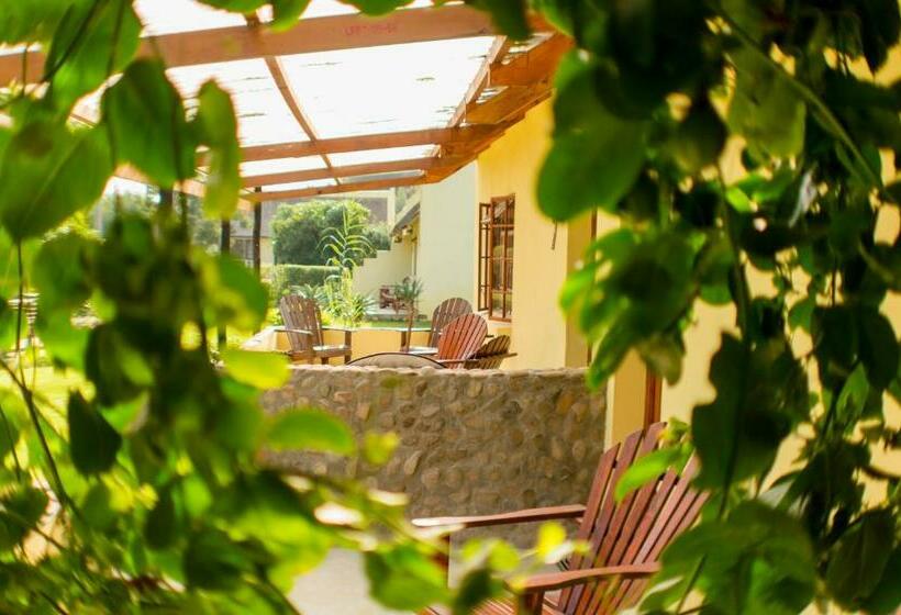 Bahçe Manzaralı Üç Kişilik Standart Oda, Rosedale Organic Farm Bed & Breakfast