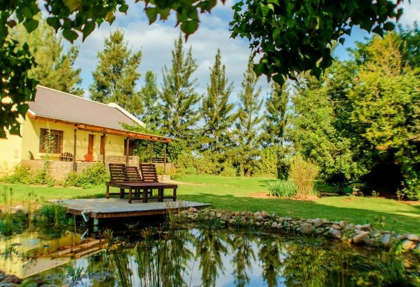 Bahçe Manzaralı Üç Kişilik Standart Oda, Rosedale Organic Farm Bed & Breakfast