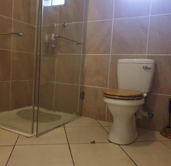 اتاق استاندارد, Rosedale Organic Farm Bed & Breakfast