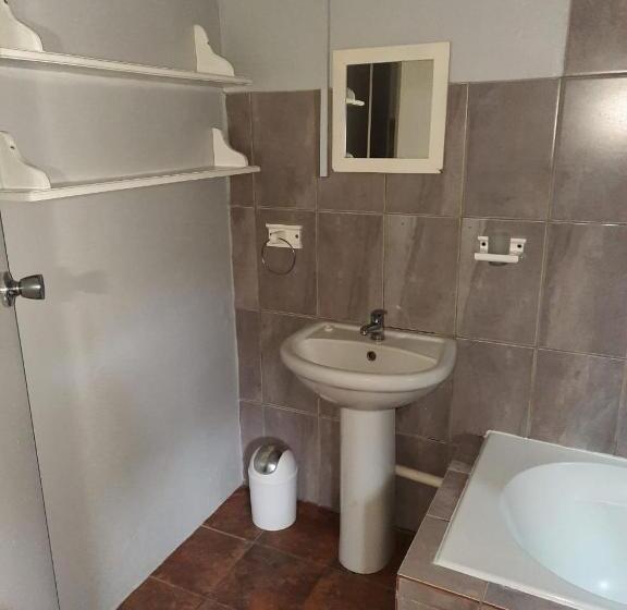 エコノミールーム, The Manderson Hotel And Conference Centre