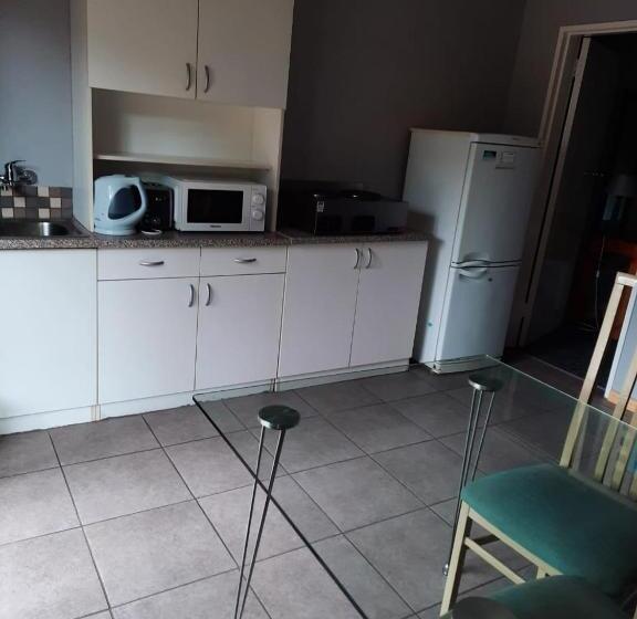 エコノミールーム, The Manderson Hotel And Conference Centre