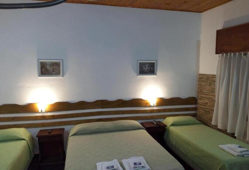 اتاق کلاسیک چهارنفره, Dennisse