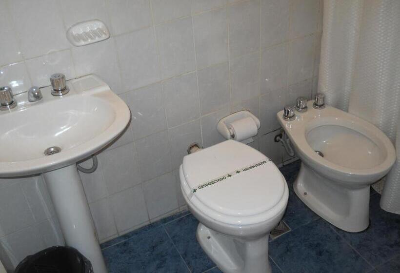 اتاق کلاسیک چهارنفره, Dennisse