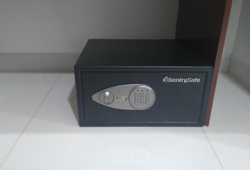 غرفة كلاسيكية رباعية, Cermar Plaza