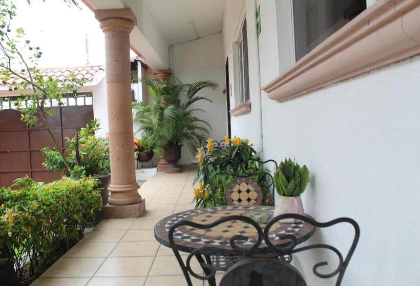 اتاق استاندارد چهار تخته, Villa Mont
