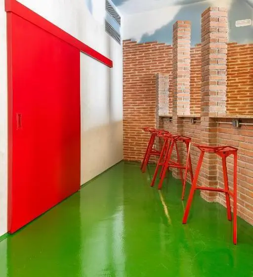 ルームシェアのワンベッド, Blanco Albergue