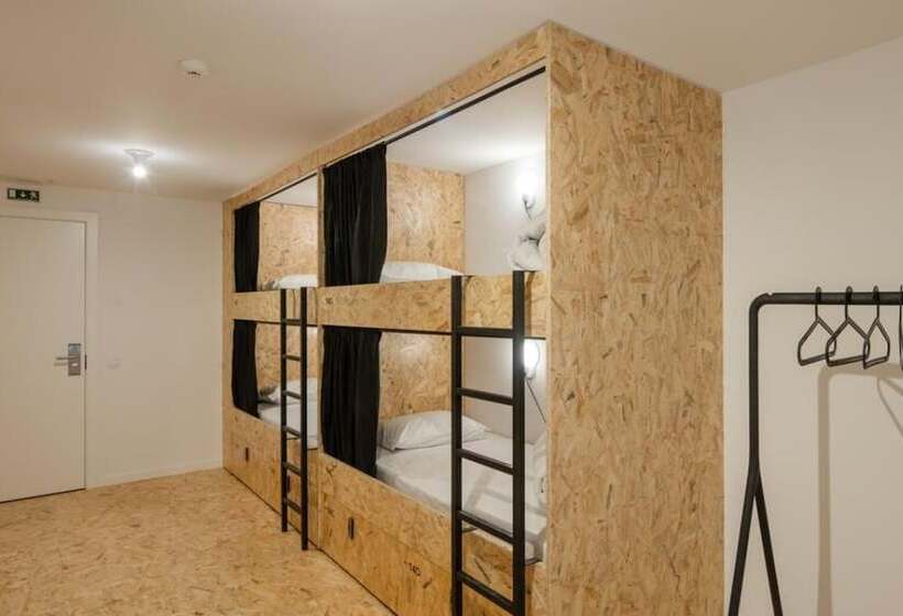 공동 객실, Hostel Conii & Suites Algarve