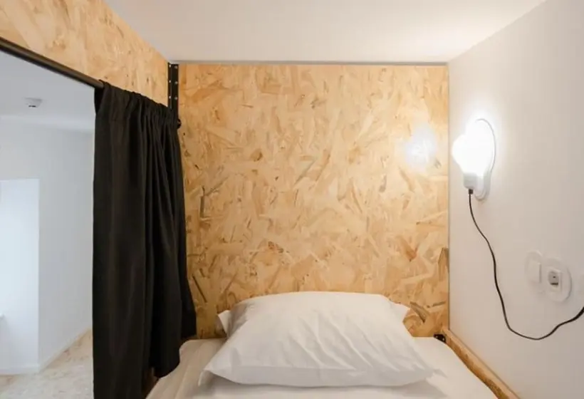 Vuode Makuusalissa, Hostel Conii & Suites Algarve