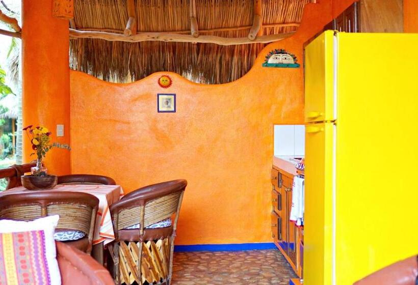 スタンダードバンガロー, Aurinko Bungalows