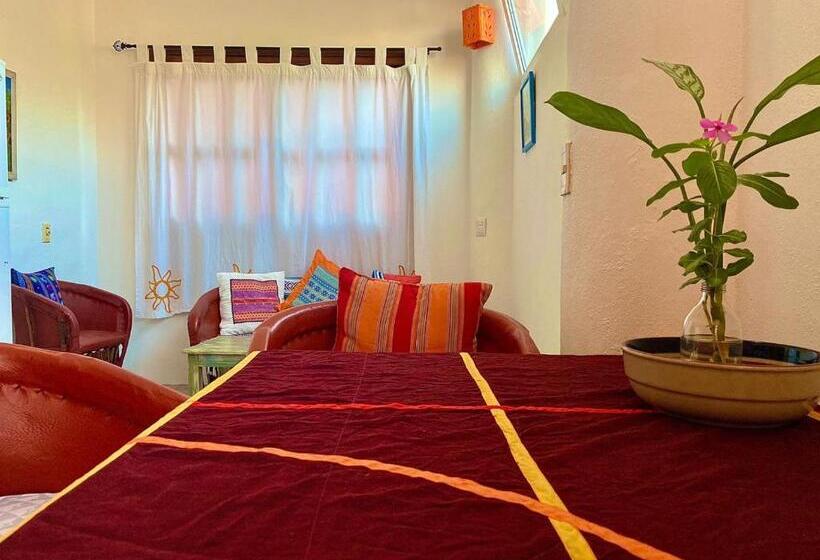 スタンダードバンガロー, Aurinko Bungalows