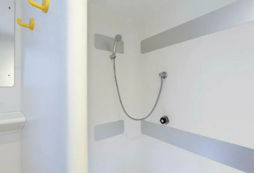 Habitació Triple Estàndard Bany Compartit, Meliness
