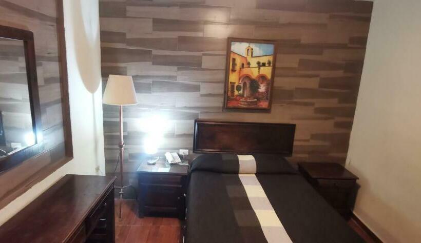 غرفة كلاسيكية فردية, La Posta