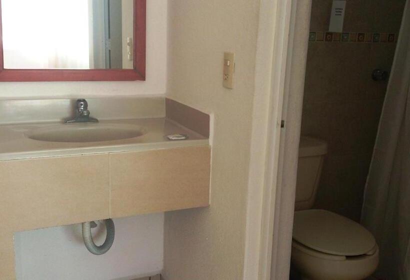 带2个双人床的标准工作室, Maricarmen