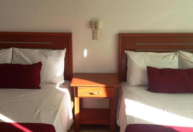 带2个双人床的标准工作室, Maricarmen