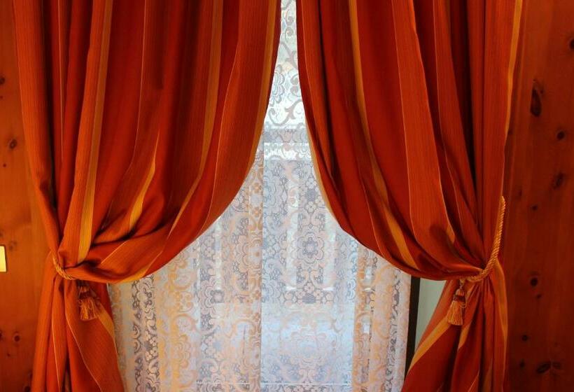 Camera Superiore Vista Montagna, Meublé Gorret