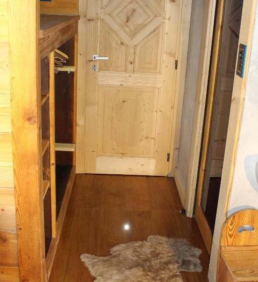 Camera Tripla Comfort, Meublé Gorret