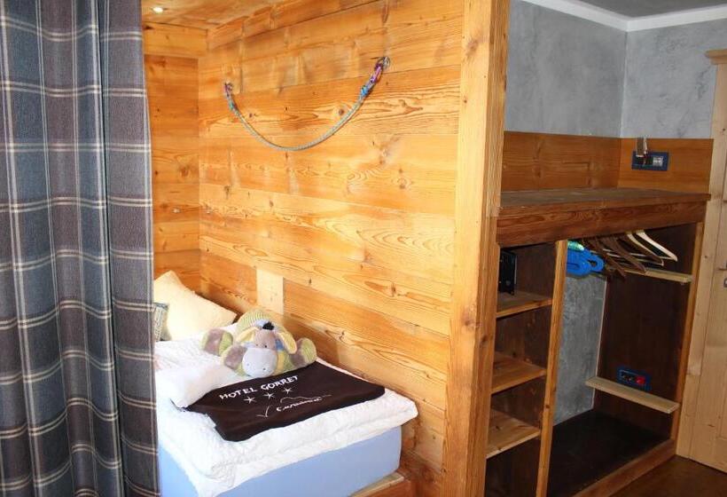 Quarto Triplo Comfort, Meublé Gorret