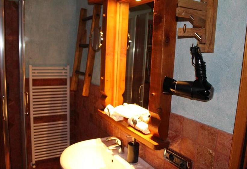 Camera Tripla Comfort, Meublé Gorret