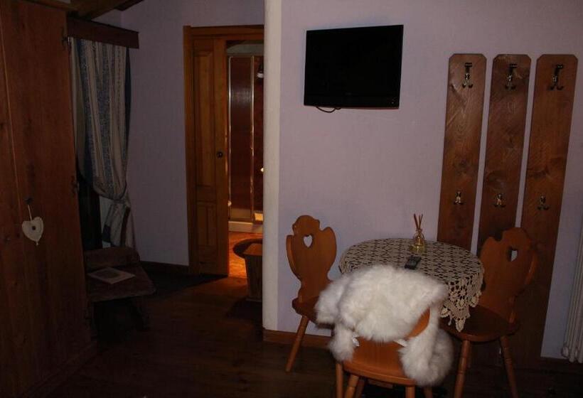 Quarto Triplo Comfort, Meublé Gorret