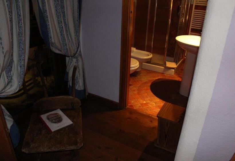 Camera Tripla Comfort, Meublé Gorret