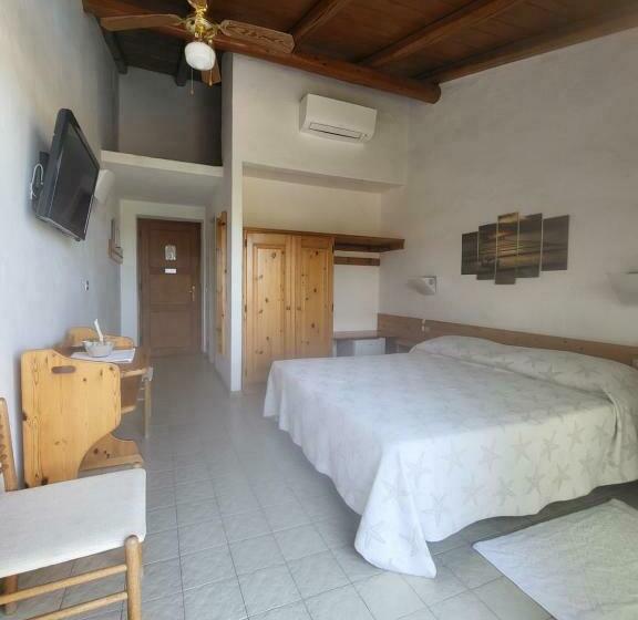 غرفة قياسية مطلّة علي البحر, Olimpia