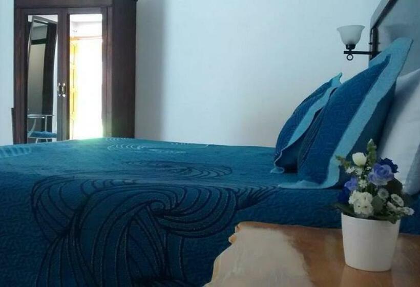 Deluxe Szoba Kind Size Bed, Ollin Teotl