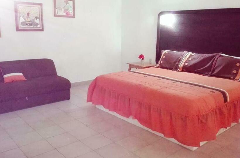 Deluxe Szoba Kind Size Bed, Ollin Teotl