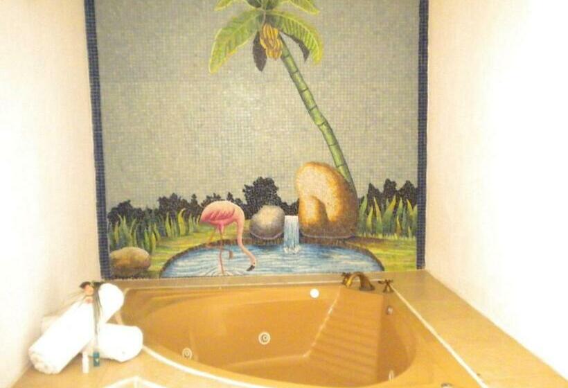 Deluxe Szoba Kind Size Bed, Ollin Teotl