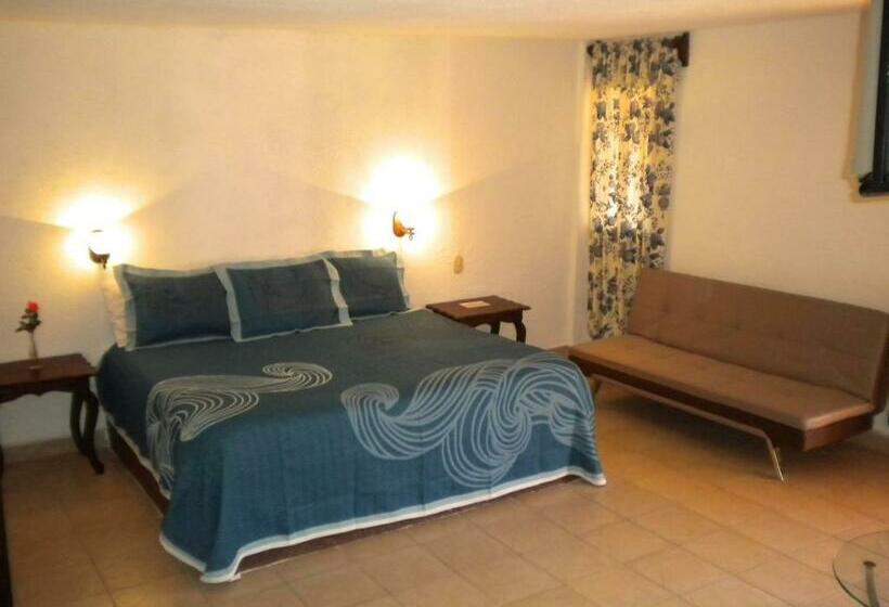 Deluxe Szoba Kind Size Bed, Ollin Teotl