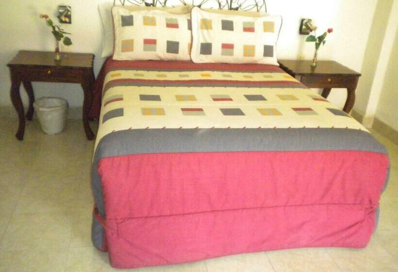 Háromágyas Standard Szoba, Ollin Teotl