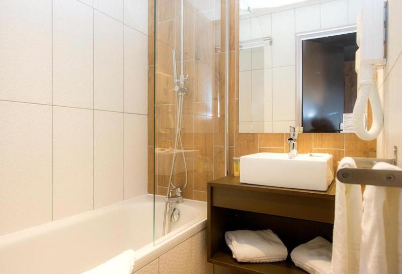 غرفة قياسية مزوَّدة بشُرفة, Sowell Family Valfrejus