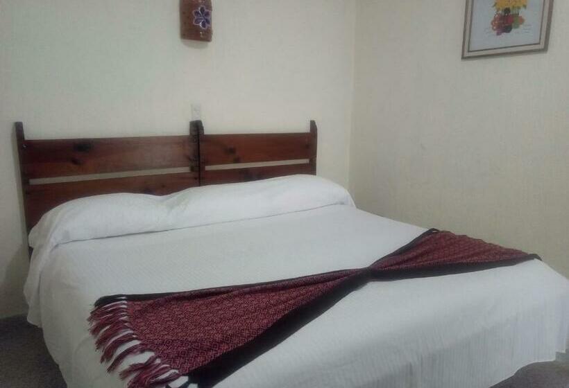 غرفة قياسية ثلاثية, Tres Marías