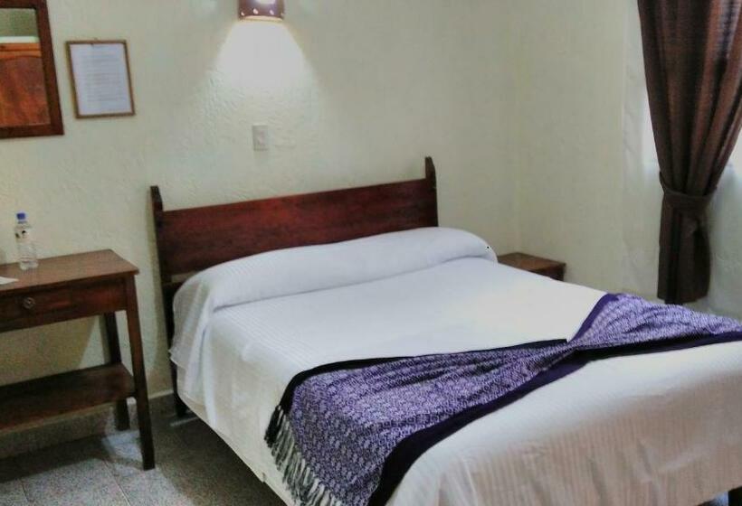 غرفة قياسية فردية, Tres Marías