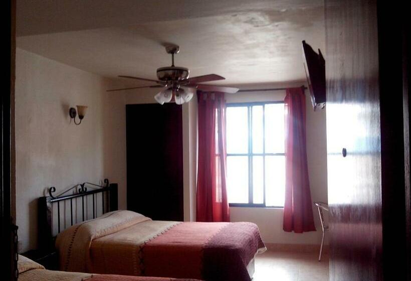 带2个双人床的标准工作室, Uke Inn Terán