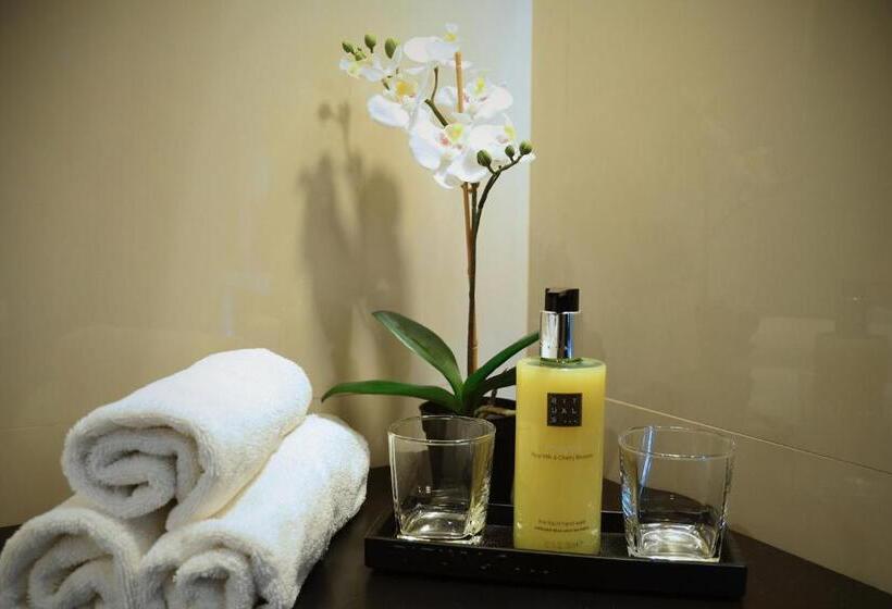 اتاق سوپریور با تخت بزرگ, Alona Royal Palm Resort