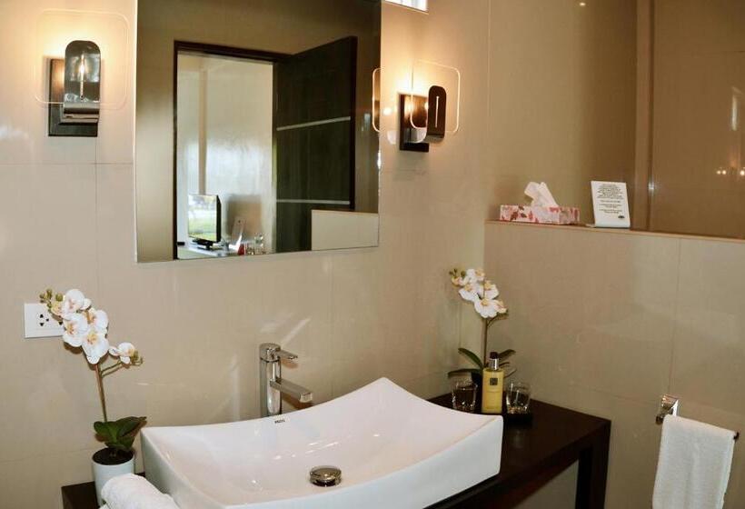 اتاق سوپریور با تخت بزرگ, Alona Royal Palm Resort