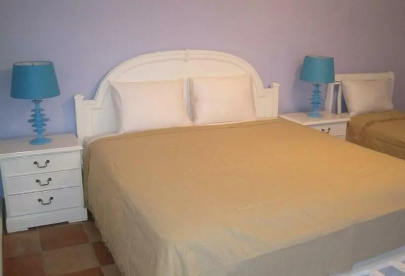 اتاق استاندارد سه نفره, Contadora Island Inn