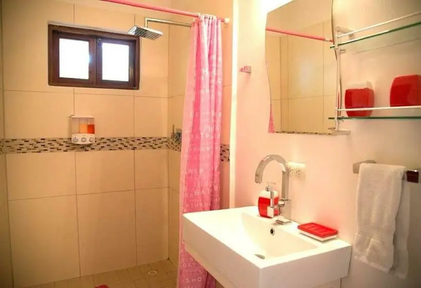اتاق استاندارد, Contadora Island Inn