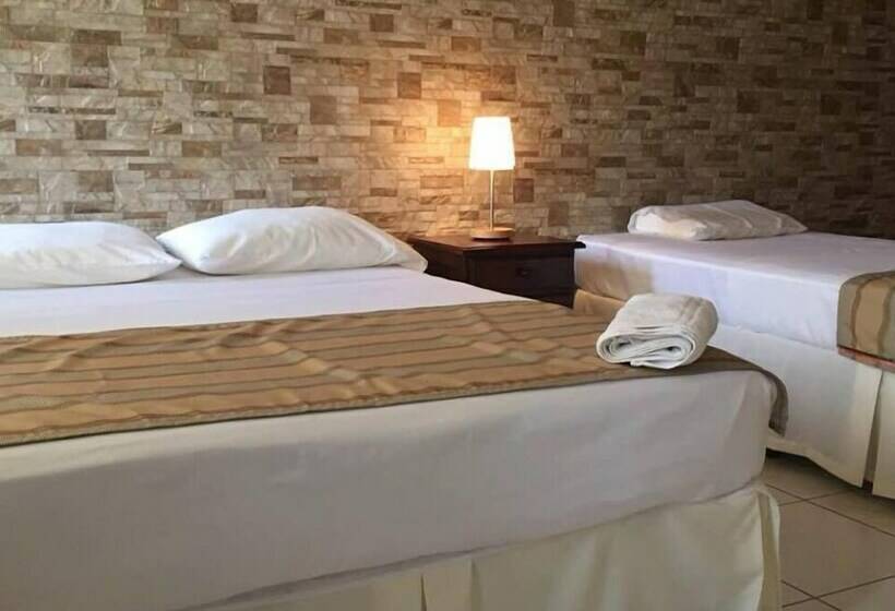 اتاق استاندارد سه نفره, Hostal Don Guillermo