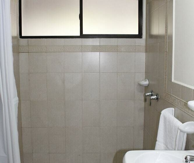 اتاق استاندارد سه نفره, Hostal Don Guillermo