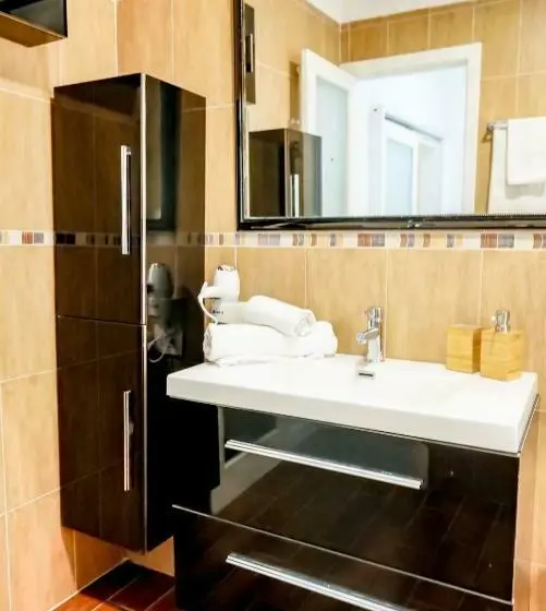 Perhehuone, Parigi Hotel Bed And Breakfast